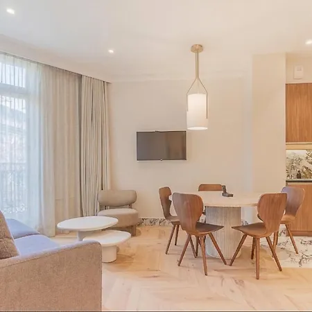 3br St Honore Place Vandome Paris